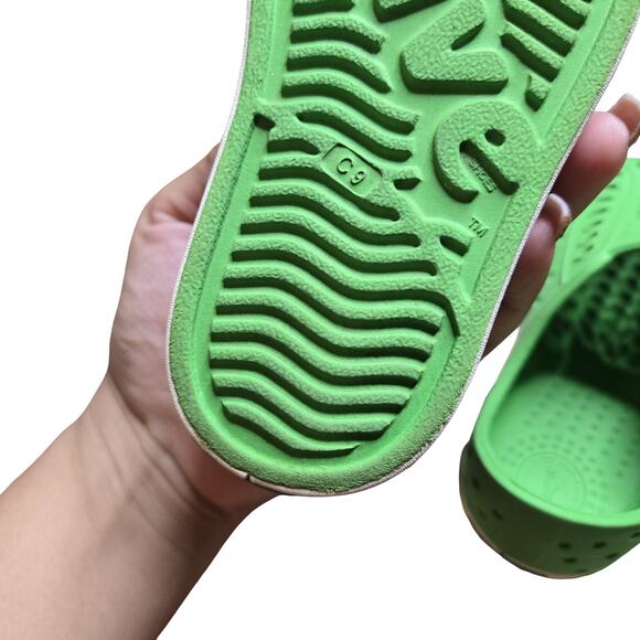 Native Green Jefferson Slip-On Shoes Size: 9 - Picture 4 of 4